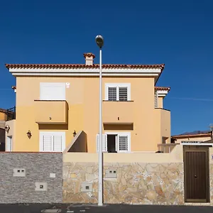 https://surf-house-suite-balconie-bath.in-canary-islands.com